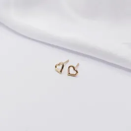 BRINCO DOURADO MINI CORAÇÃO LISO E VAZADO