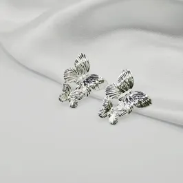 BRINCO PRATA BORBOLETA DUPLA DETALHADA