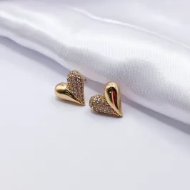 BRINCO DOURADO CORAÇÃO LISO E CRAVEJADO