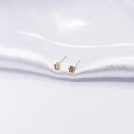 BRINCO DOURADO PONTO DE LUZ CRISTAL 4 MM
