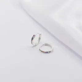BRINCO PRATA ARGOLINHA CRAVEJADA COM ZIRCÔNIA COLORIDA G