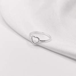 ANEL PRATA CORAÇÃO VAZADO E DETALHADO