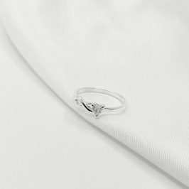 ANEL PRATA INFINITO COM CORAÇÃO CRISTAL