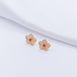 BRINCO DOURADO FLOR COM PONTO DE LUZ VERMELHO G