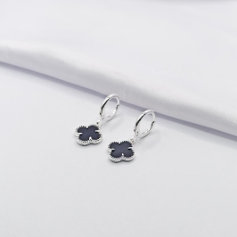 BRINCO PRATA ARGOLINHA CLICK INSPIRAÇÃO TREVO VAN CLEFF BLACK