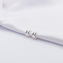 BRINCO PRATA ARGOLINHA COM FILEIRA TEXTURIZADA E BORDA LISA