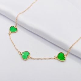 GARGANTILHA DOURADA CHOKER COM CORAÇÃO MADREPÉROLA VERDE 35CM