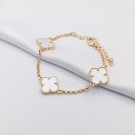 PULSEIRA DOURADA COM INSPIRAÇÃO TREVO VAN CLEFF MADREPÉROLA