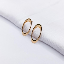 BRINCO DOURADO OVAL ALONGADO LISO