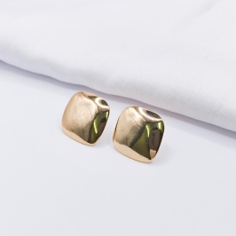 BRINCO DOURADO QUADRADO CHAPA LISO