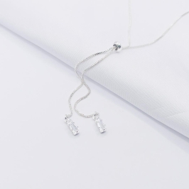 GARGANTILHA PRATA GRAVATINHA AJUSTÁVEL COM BAGUETE CRISTAL 5