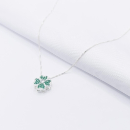 GARGANTILHA PRATA TREVO DE CORAÇÃO CRAVEJADO VERDE 45CM