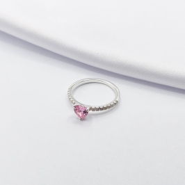 ANEL PRATA SOLITÁRIO COM PONTO DE LUZ CORAÇÃO ROSA