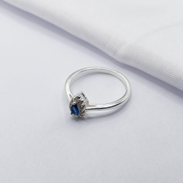 ANEL PRATA SOLITÁRIO GOTA AZUL BORDA CRAVEJADA