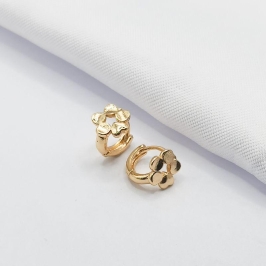 BRINCO DOURADO ARGOLINHA CLICK COM ESTRELA VAZADA