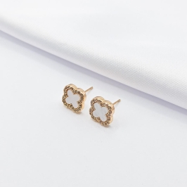 BRINCO DOURADO INSPIRAÇÃO TREVO VAN CLEEF MADREPÉROLA G