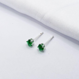 BRINCO PRATA CORAÇÃO VERDE P