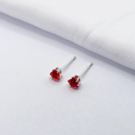 BRINCO PRATA CORAÇÃO VERMELHO P