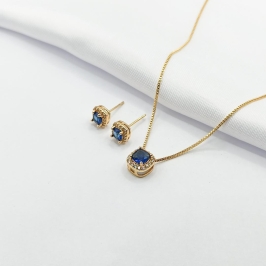CONJUNTO DOURADO ZIRCÔNIA CARRÉ AZUL COM BORDA CRAVEJADA 45CM