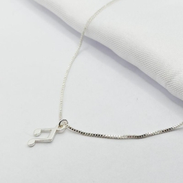GARGANTILHA PRATA CHOKER LETRA MUSICAL 40CM