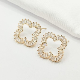 BRINCO DOURADO INSPIRAÇÃO TREVO VAN CLEEF BAGUETE CRISTAL