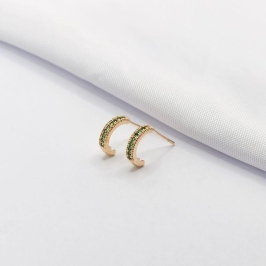 BRINCO DOURADO MEIA ARGOLA ZIRCÔNIA VERDE P