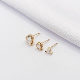 BRINCO DOURADO TRIO CORAÇÃO CRISTAL