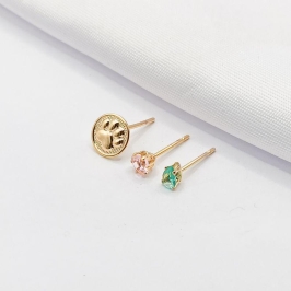 BRINCO DOURADO TRIO PATINHA COM GOTA AZUL E ROSA
