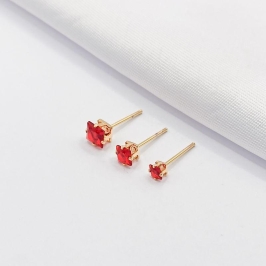 BRINCO DOURADO TRIO PONTO DE LUZ CARRÉ VERMELHO