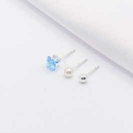 BRINCO PRATA TRIO ZIRÔNIA CARRÉ AZUL, PÉROLA E ABS LISO
