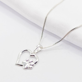 GARGANTILHA PRATA CORAÇÃO COM PATINHA 45CM