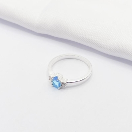 ANEL PRATA SOLITÁRIO PONTO DE LUZ AZUL E CRISTAL