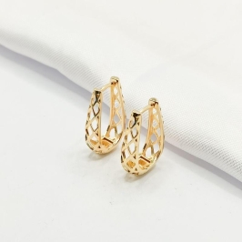 BRINCO DOURADO ARGOLA EM U DETALHADA