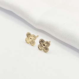 BRINCO DOURADO INSPIRAÇÃO TREVO VAN CLEEF DETALHADO