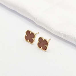BRINCO DOURADO INSPIRAÇÃO TREVO VAN CLEEF MARROM