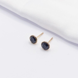 BRINCO DOURADO PONTO DE LUZ PRETO DETALHADO G