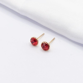 BRINCO DOURADO PONTO DE LUZ VERMELHO DETALHADO G