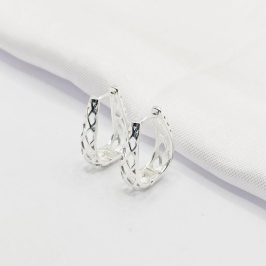 BRINCO PRATA ARGOLA EM U DETALHADA