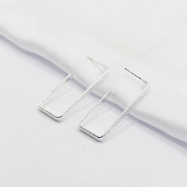 BRINCO PRATA ARGOLA RETANGULAR DIAMANTADA G