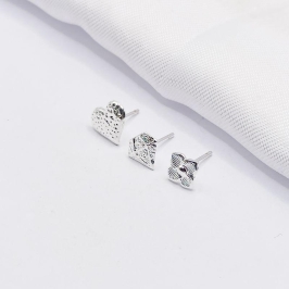 BRINCO PRATA TRIO CORAÇÃO, DIAMANTE E FLORZINHA