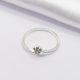 ANEL PRATA FLORZINHA DELICADA EM ZIRCÔNIA