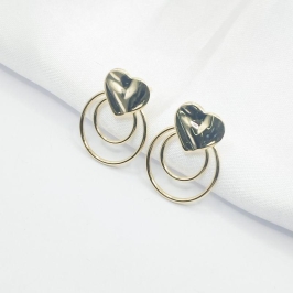 BRINCO DOURADO BASE CORAÇÃO COM DOIS CIRCULOS DE FIOS