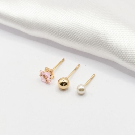 BRINCO DOURADO TRIO CARRÊ ROSA BOLINHA E PÉROLA