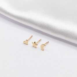 BRINCO DOURADO TRIO CORAÇÃO ESTRELA E LUA CHAPA