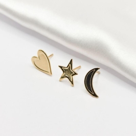 BRINCO DOURADO TRIO CORAÇÃO ESTRELA E LUA