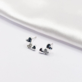 BRINCO PRATA 3 CORAÇÕES LISOS E CRAVEJADO