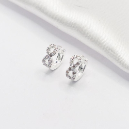 BRINCO PRATA ARGOLINHA CLICK INFINITO CRAVEJADO