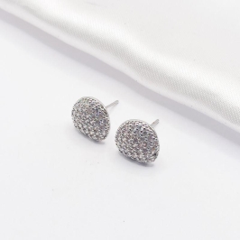 BRINCO PRATA CÍRCULO IRREGULAR CÔNCAVO CRAVEJADO