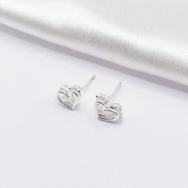 BRINCO PRATA CORAÇÃO FIO COM 2 GOTAS CRISTAIS