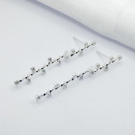 BRINCO PRATA FIO TORCIDO COM ZIG ZAG DE ZIRCÔNIA